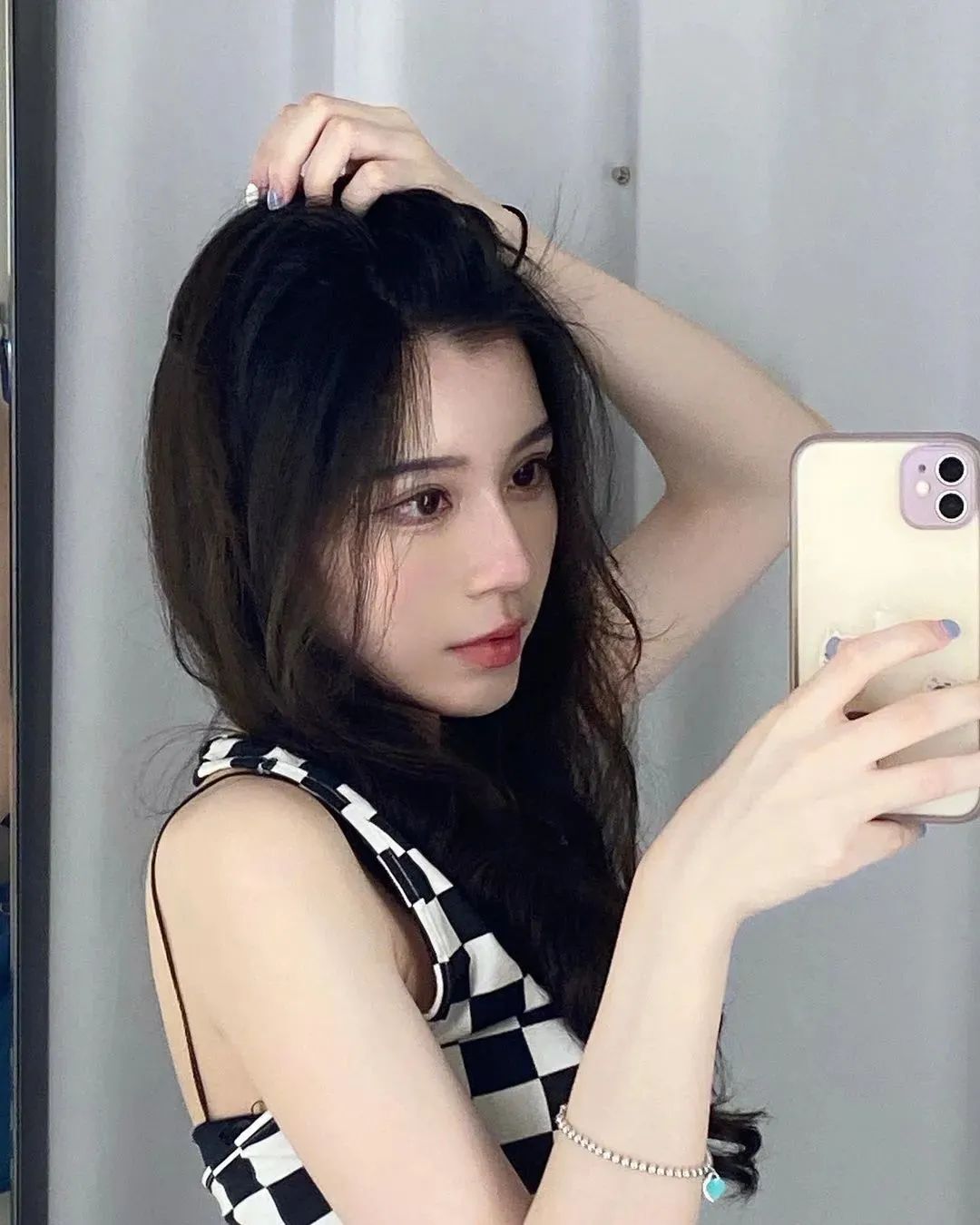 沁柔，清新甜美的“治愈系”女神