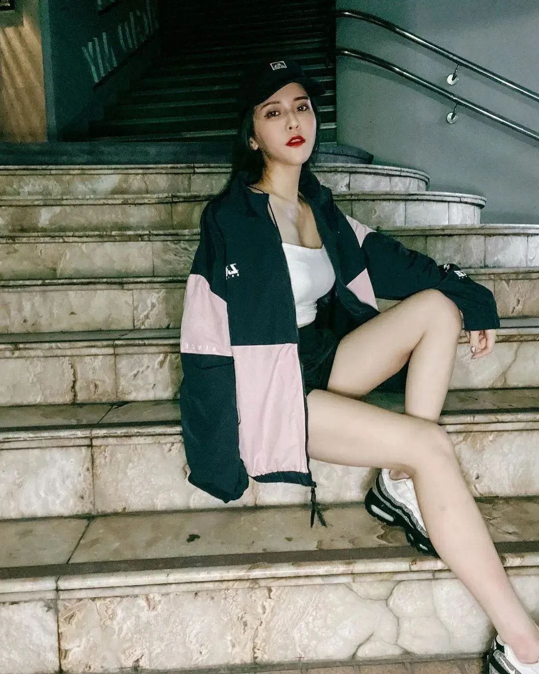美女壁纸丨Chiao焦糖，长相甜美可人的台湾正妹