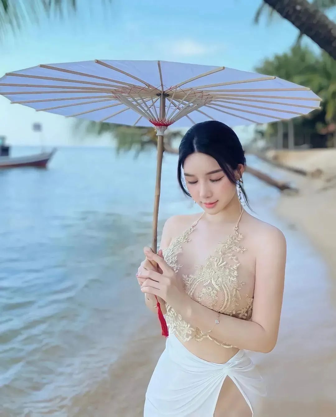 美女壁纸丨颜值出众的韩国最美CEO，高贵的气质让人感觉高不可攀