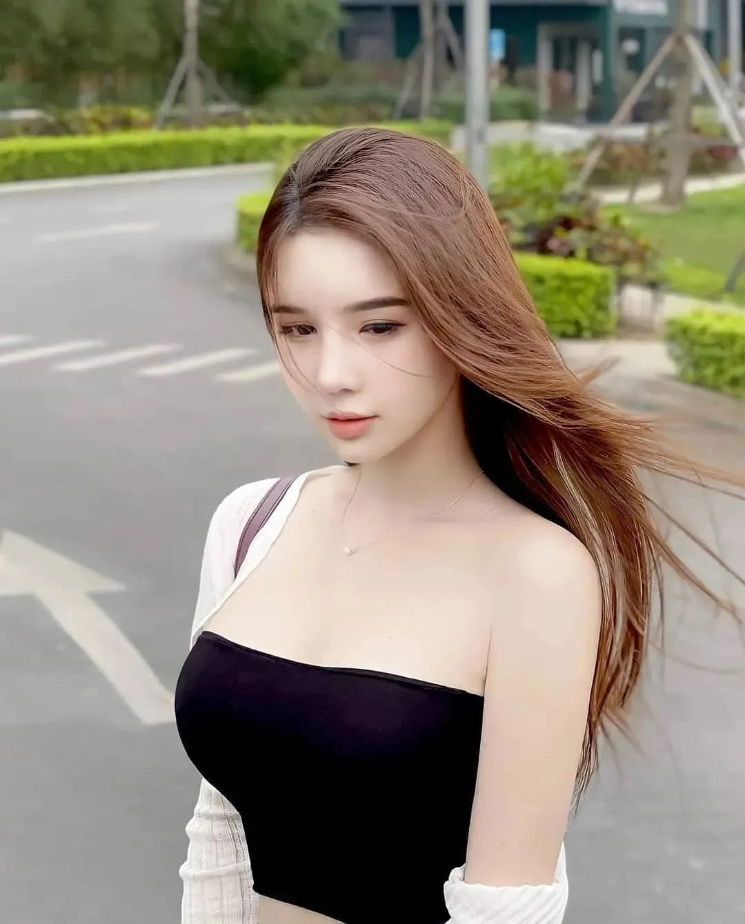 美女壁纸丨颜值出众的韩国最美CEO，高贵的气质让人感觉高不可攀