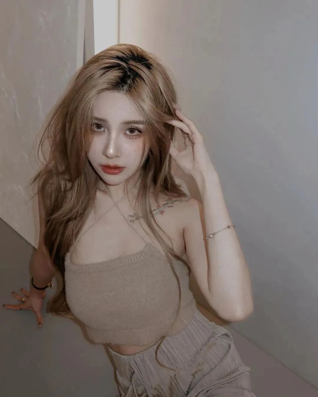 台湾网红陈可颉，明艳动人的美女模特