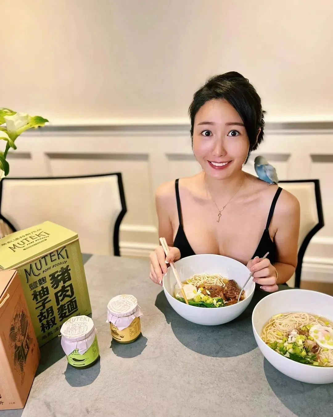 美女壁纸丨安柏，美艳动人的网红美女