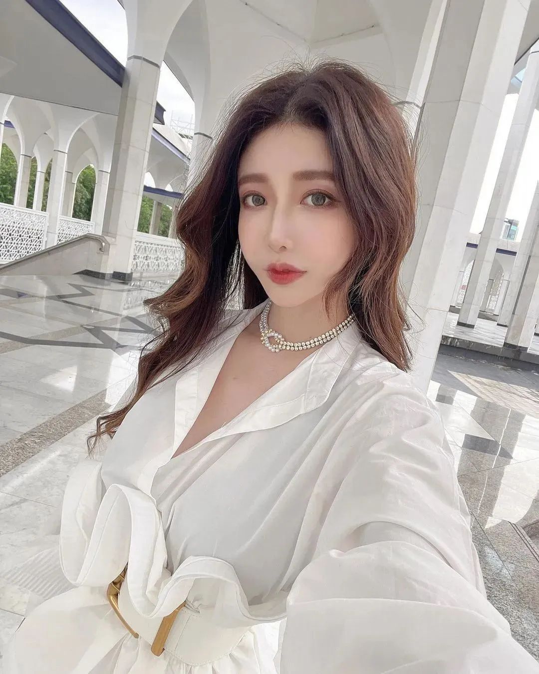台湾网红禹霏，气质出众的御姐范女神