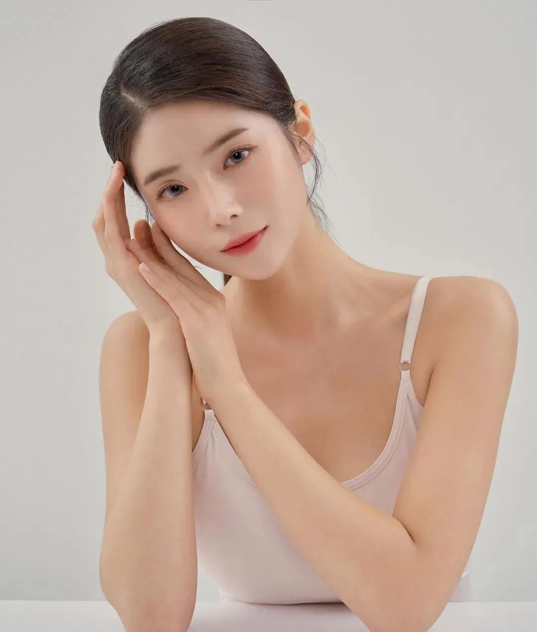 韩国网红Leebini，甜美火辣的美女模特