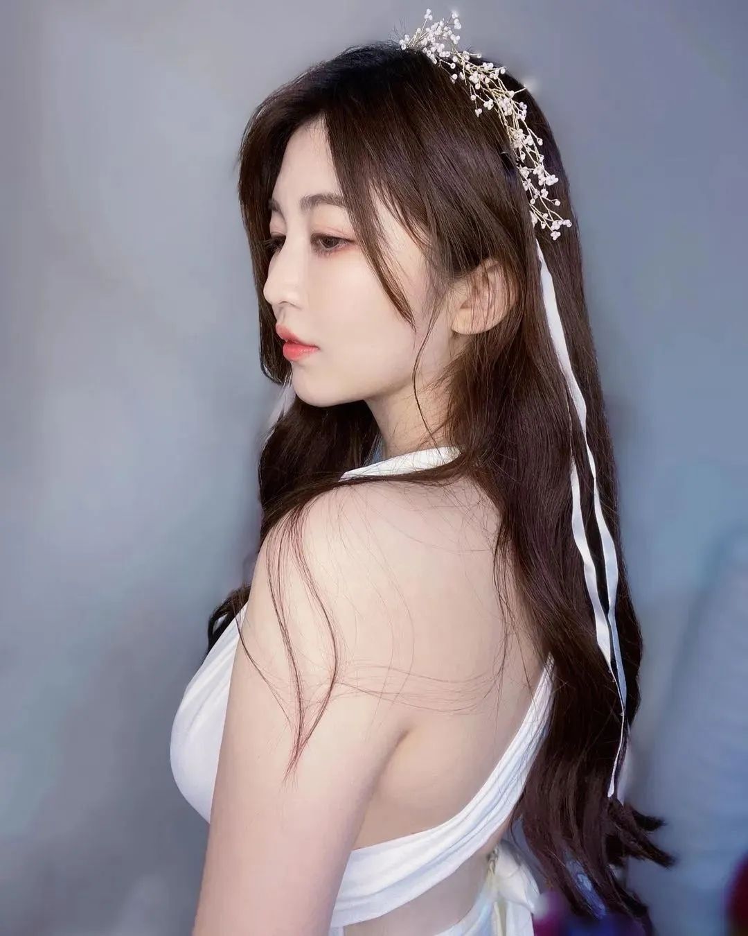 马来西亚网红李蔼蔚，人美声甜“微胖”型女神