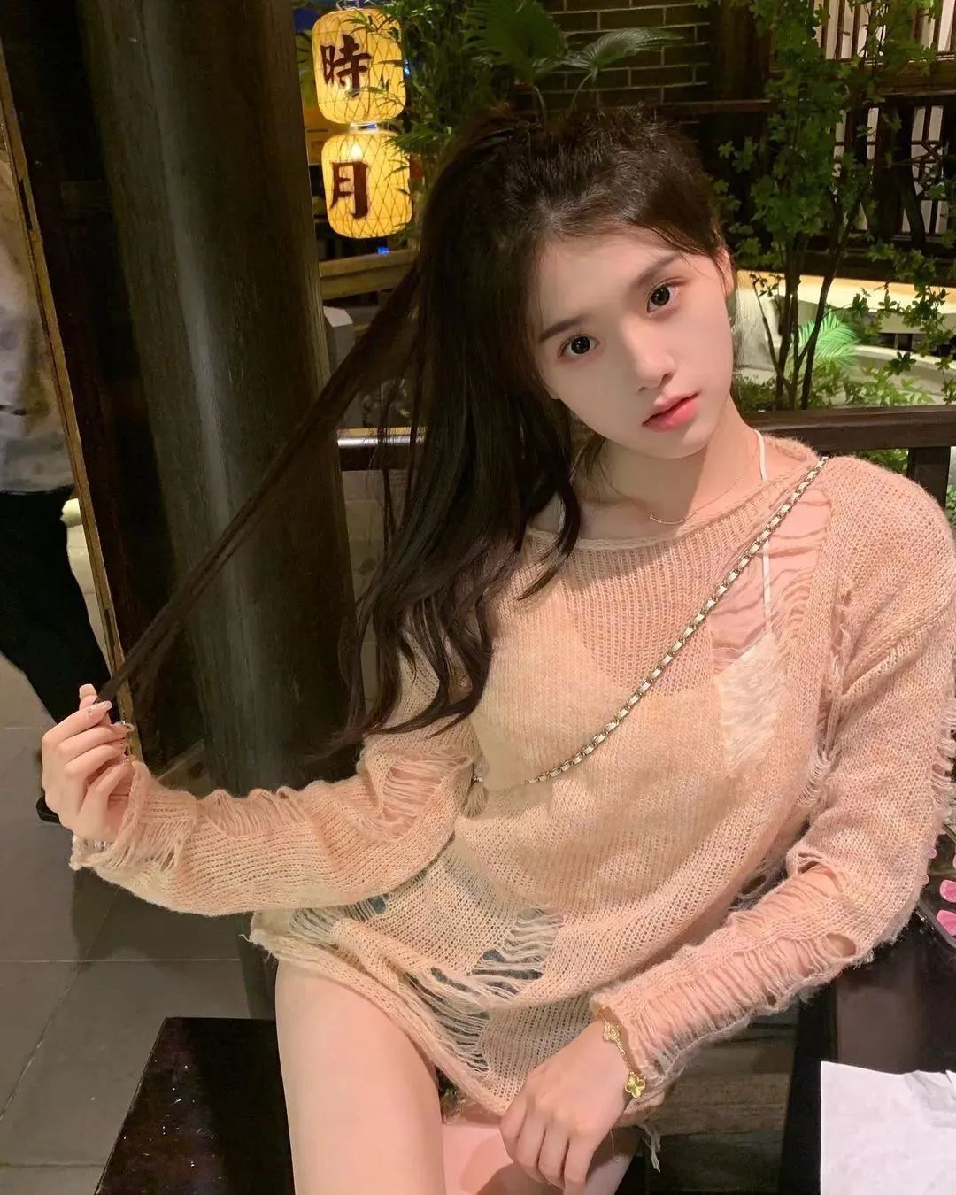 国产网红萧萧，甜美可人的颜值女神