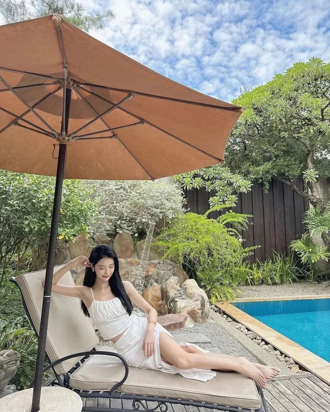台湾网红杨琪琪，神似洪真英的甜美系女神