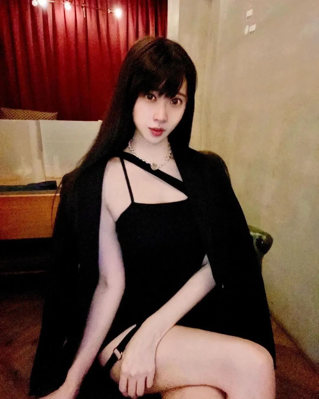 台湾网红蕾儿，辣度指数爆表的气质女神