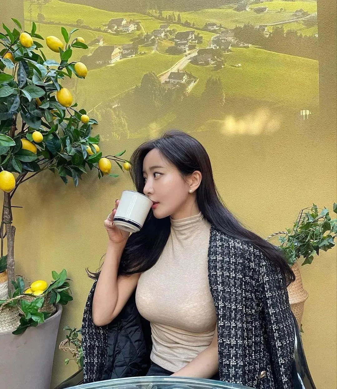 韩国网红lecomme，甜美性感的美妆博主