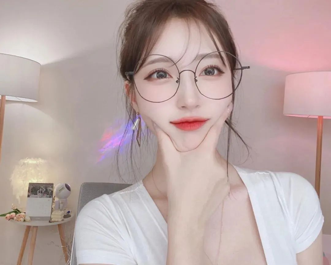 韩国网红hyun_dy,甜美指数超标的颜值女神