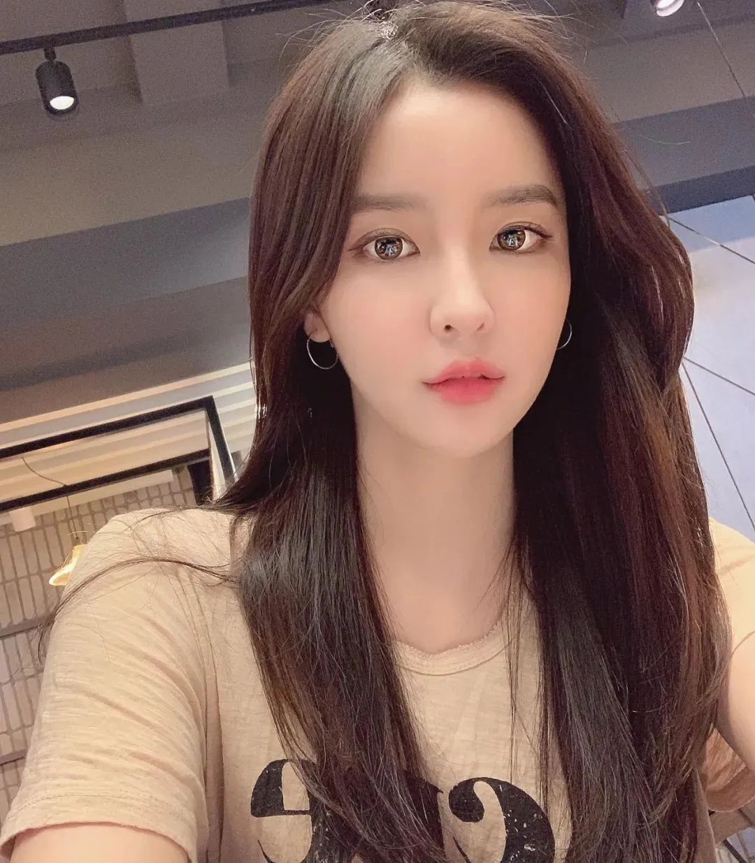 韩国网红young in leeeee，甜美迷人的韩国小姐季军得主