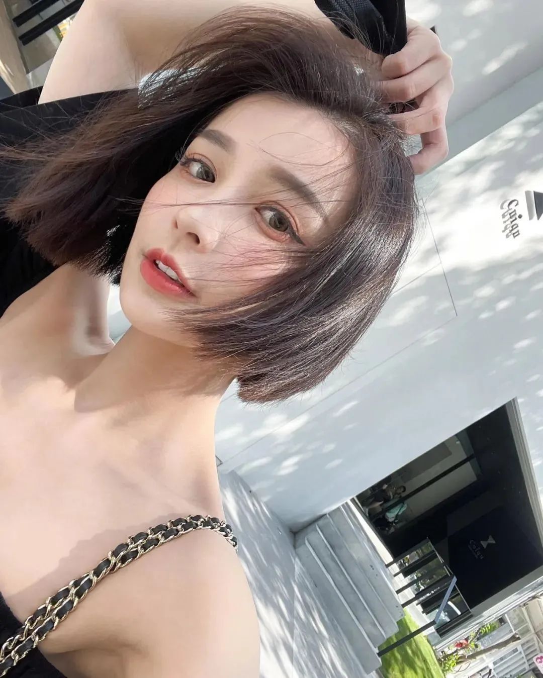 台湾网红简彤羽，才貌双全的美女模特