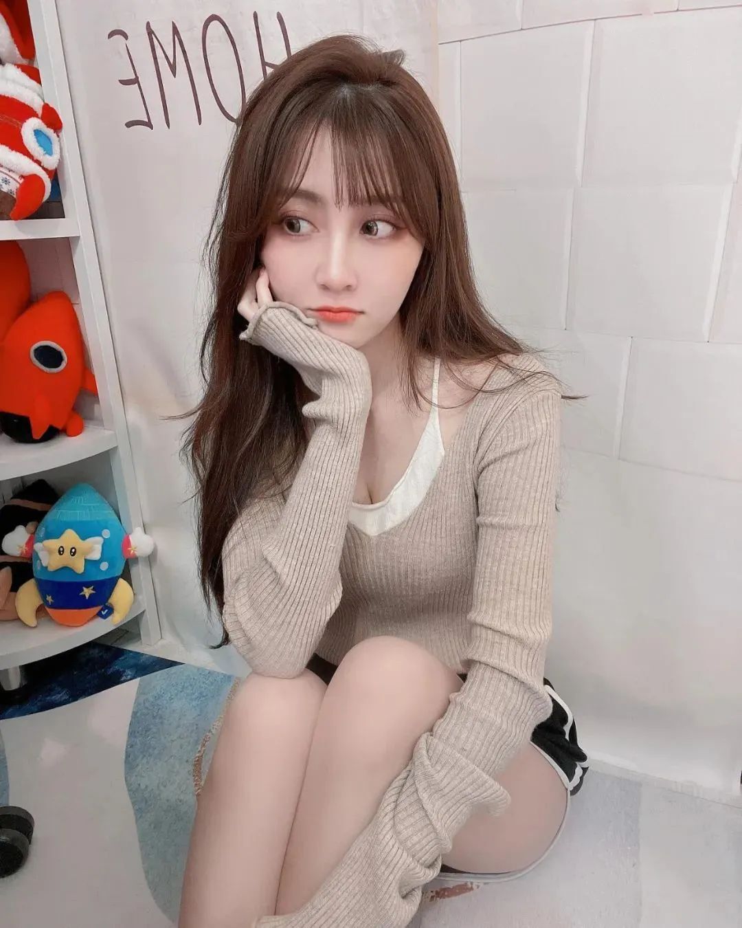 台湾网红enen0528，甜美迷人的阳光美少女