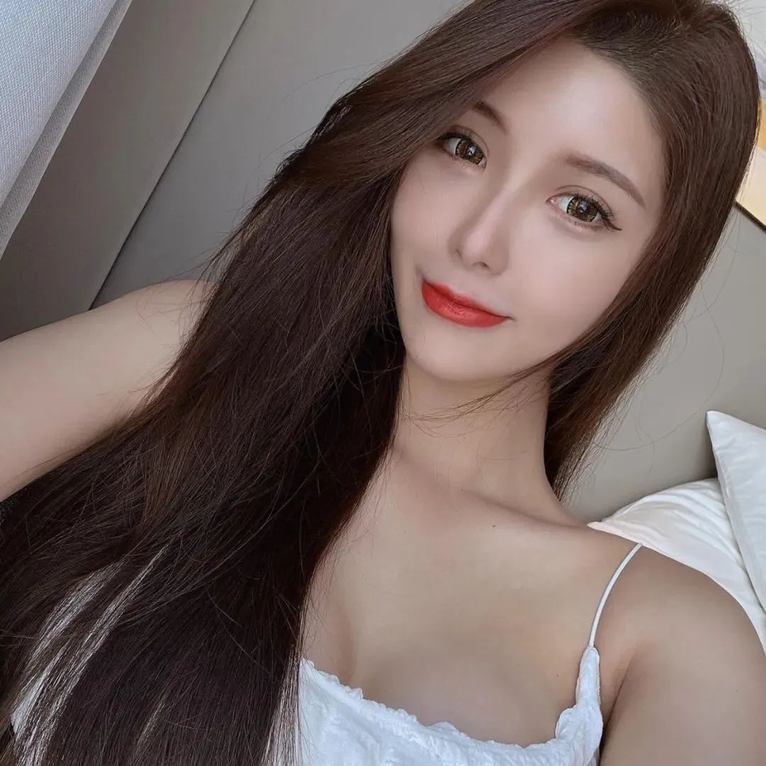 台湾网红mumu,甜美迷人的她，是多少人心目中的完美型女友