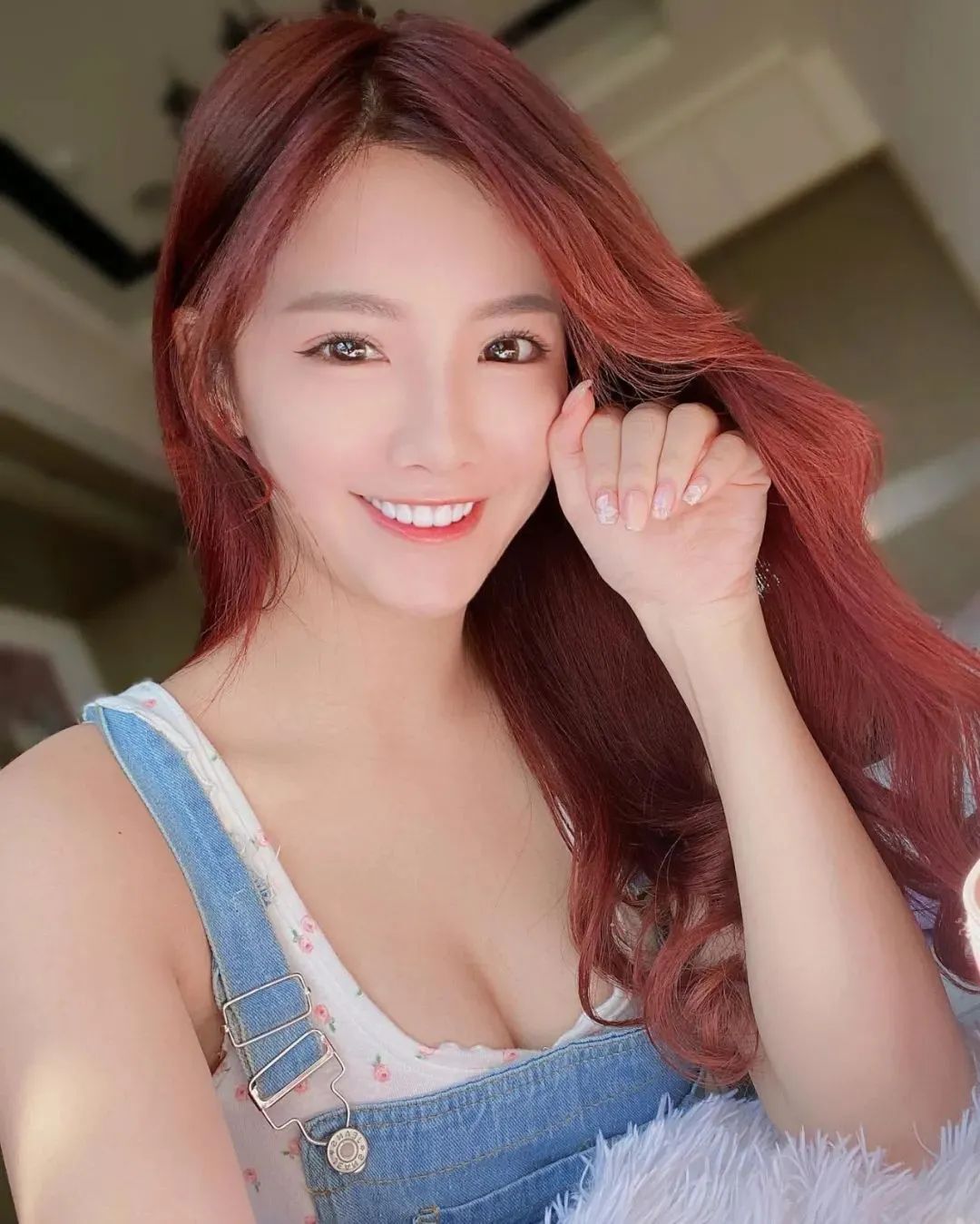 台湾网红李恩菲，甜美迷人的啦啦队女神