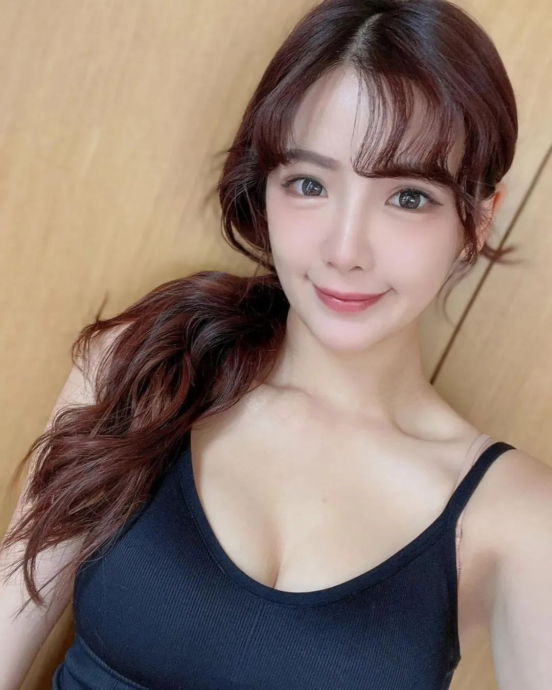台湾网红李恩菲，甜美迷人的啦啦队女神