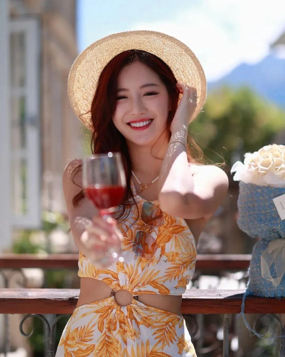 台湾网红李恩菲，甜美迷人的啦啦队女神