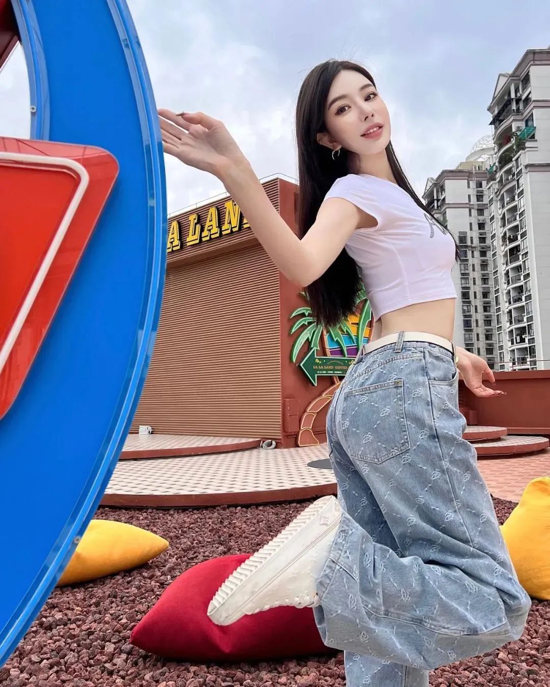 国产网红olivia，甜美迷人的她，是多少人心目中的完美型女友