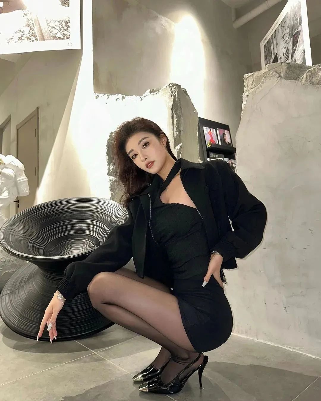 国产网红jhlii，甜美迷人的她，是多少人心目中的完美型女友