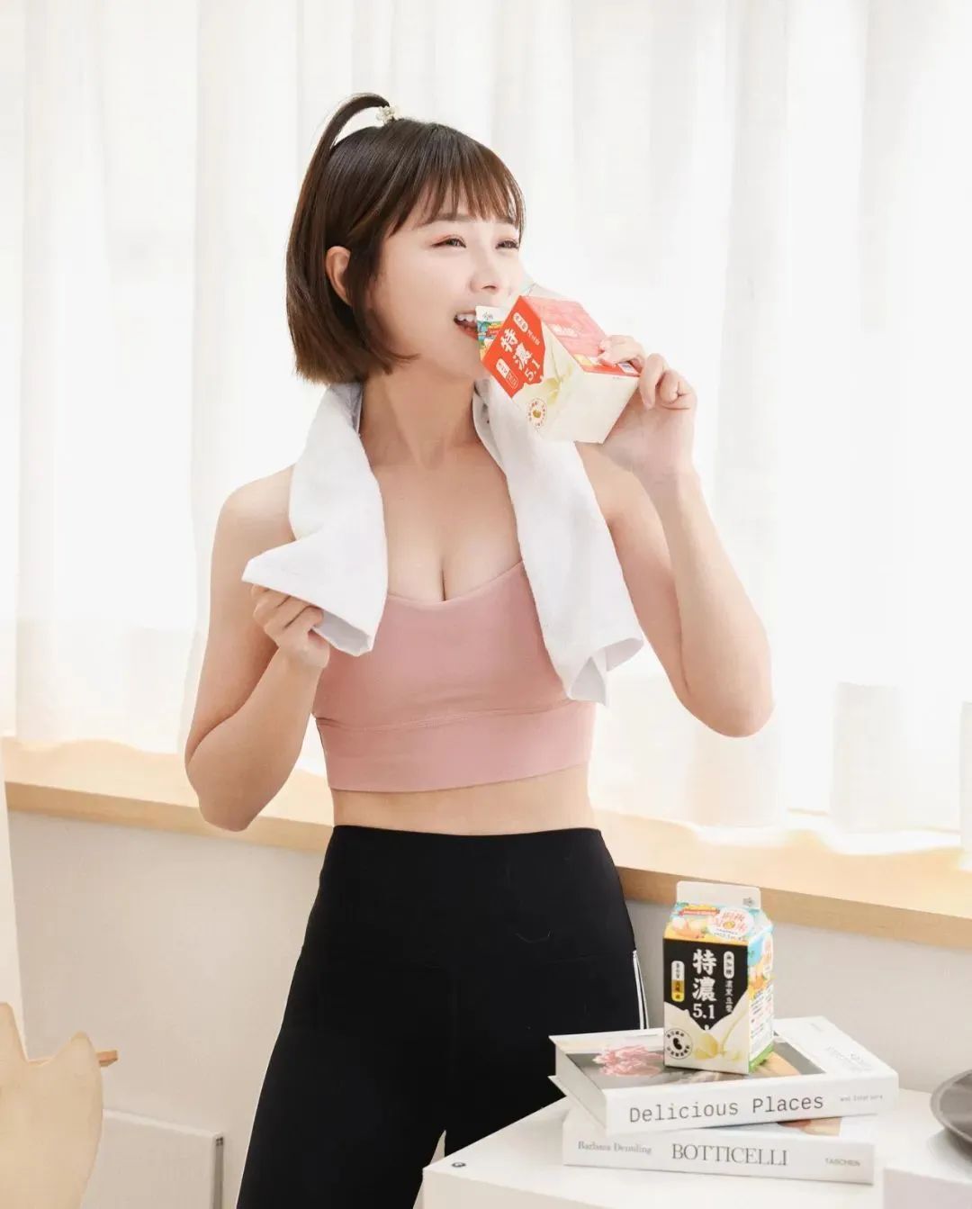 台湾网红篮靖玟，甜美又性感的啦啦队女神