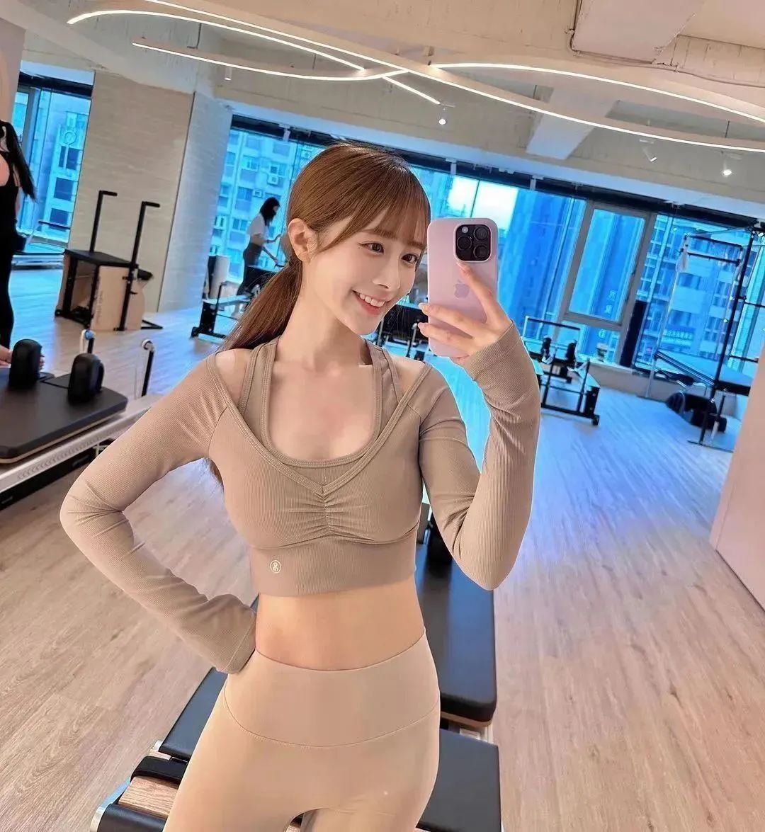甜美迷人的她，被网友们称赞为最美台妹