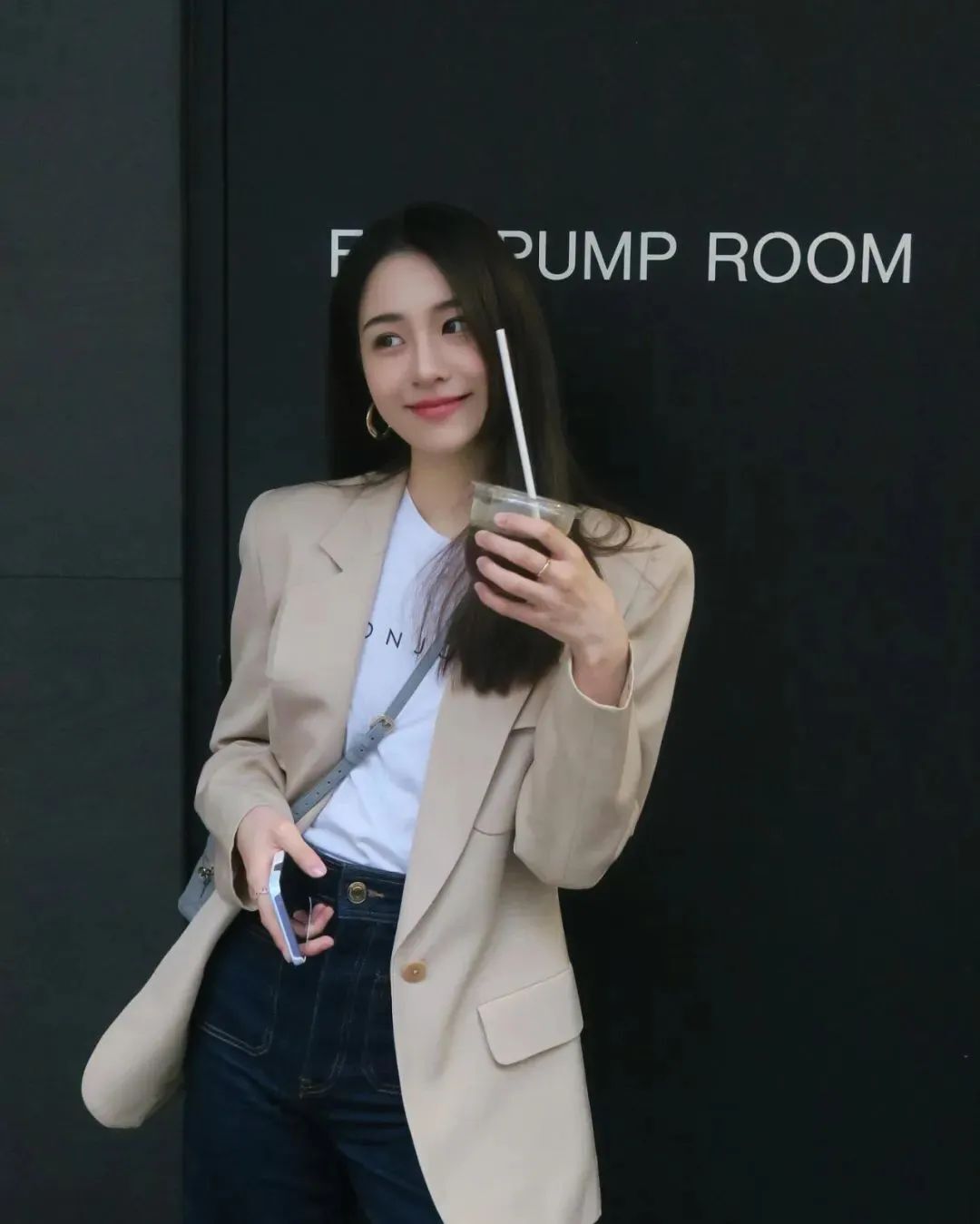 台湾网红李宝猪猪，甜美迷人的御姐范女神