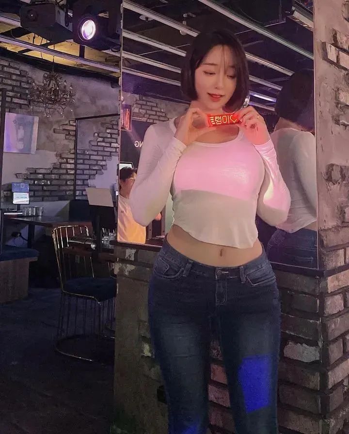 韩国网红 | 气质出众的短发女神