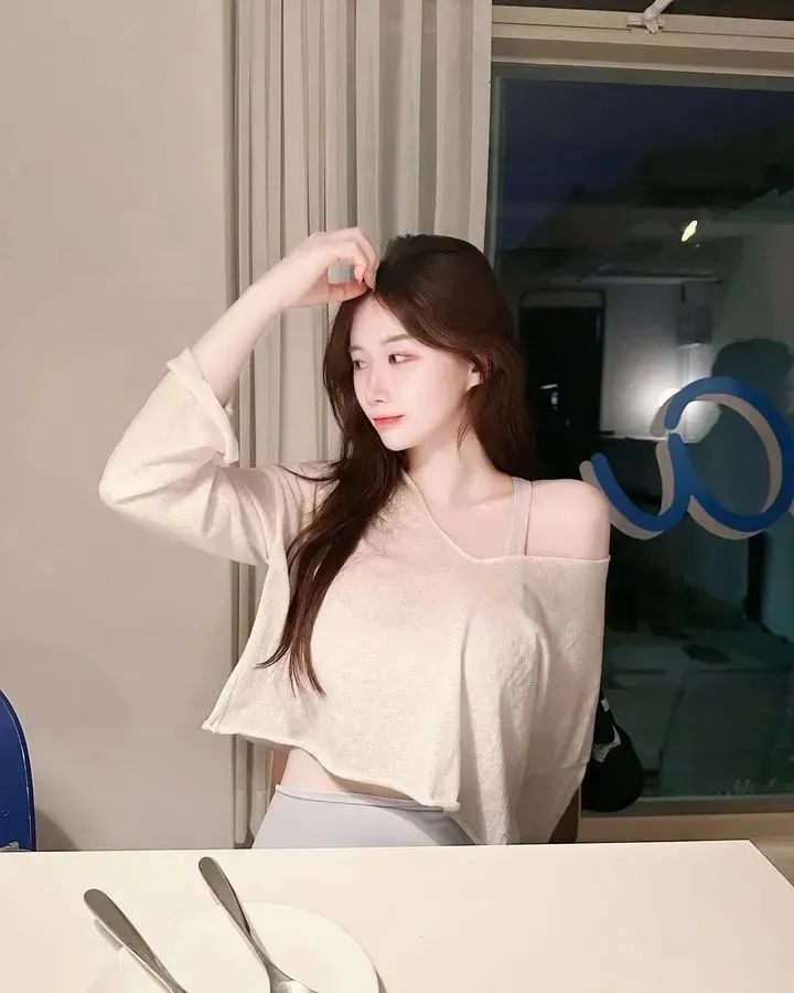 韩国网红 | Asuna，甜美又性感的顶级美女模特