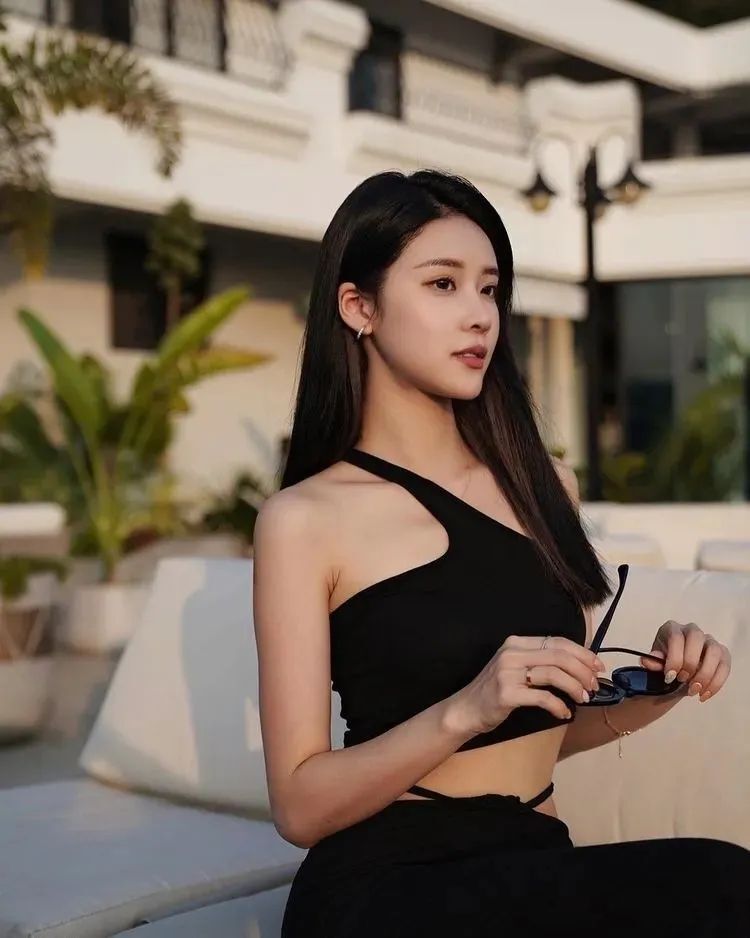 台湾网红杨琪琪 | 甜美又性感的气质女神