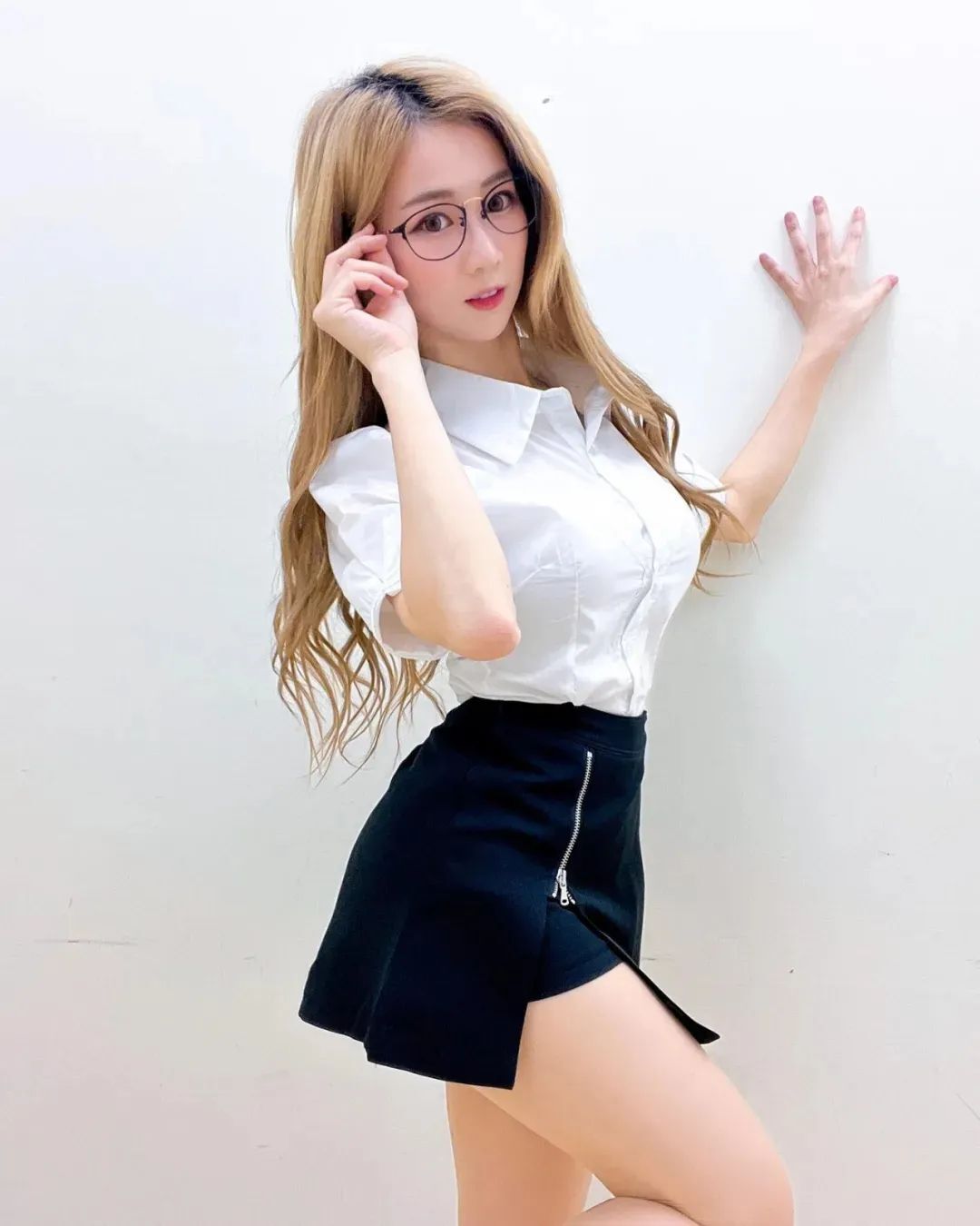 台湾网红 | Emily，甜美又迷人的颜值系女神
