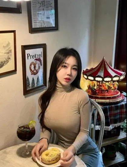 韩国网红 | hzzuu，天赋值点满的微胖女神的顶级天花板