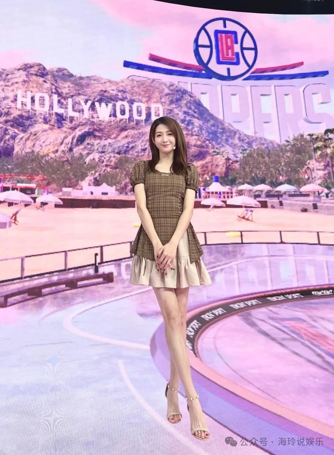腾讯最美女主播！颜值出众，身材实力杠杠的！
