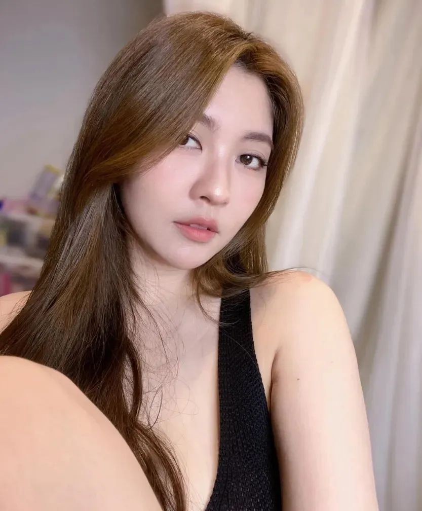 马来西亚网红 | 李蔼蔚，甜美又性感的声乐老师
