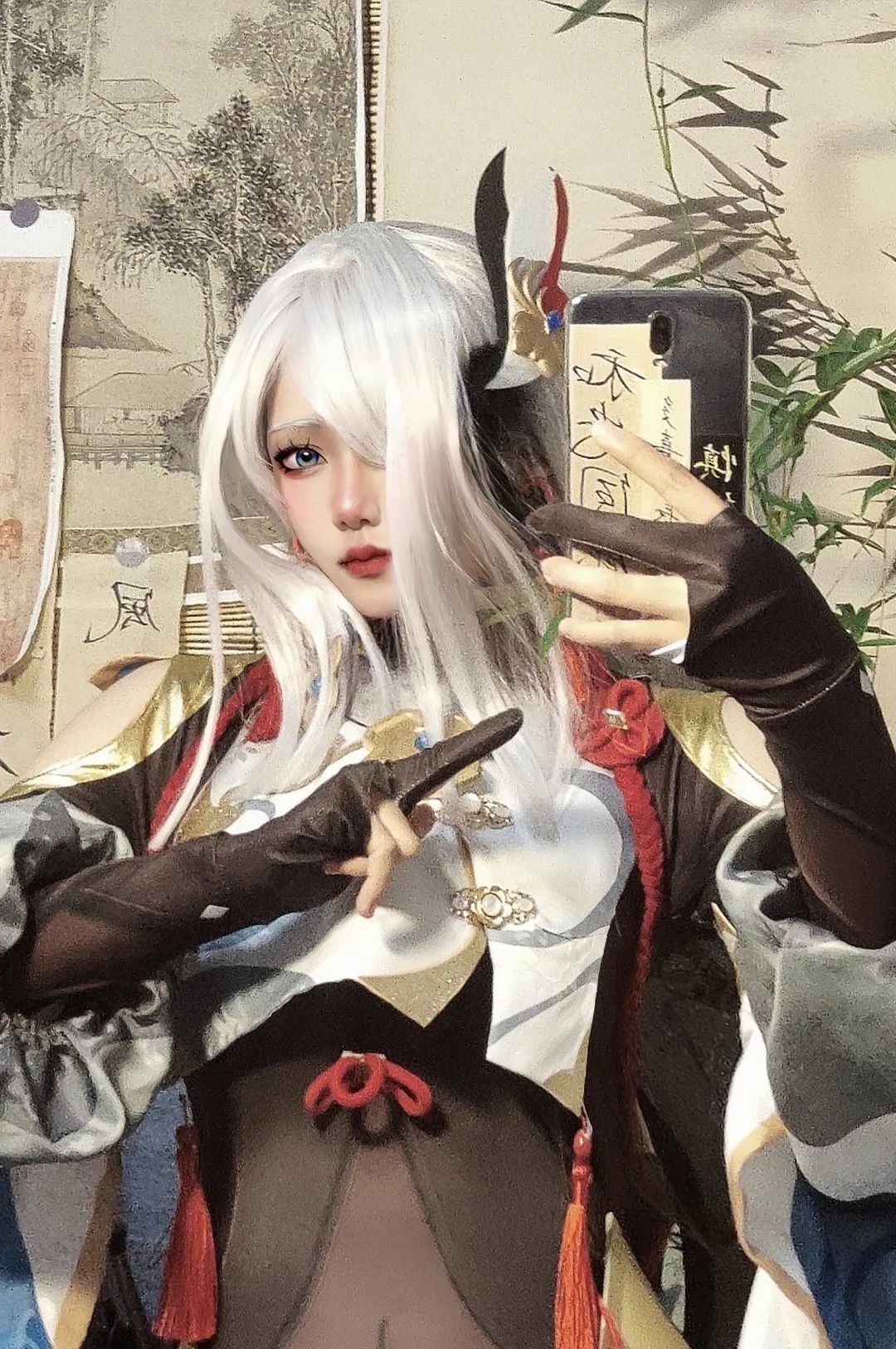 原神cos：白色抹胸装神子太涩了，女仆装优菈，紧身裙雷神身材太顶了！