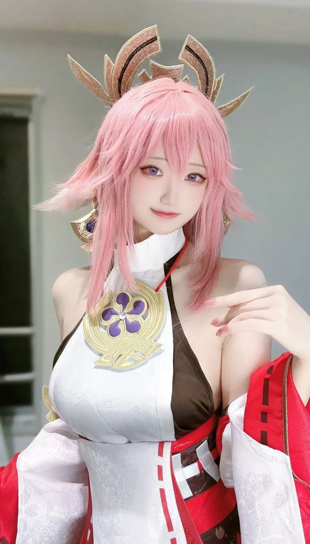 原神cos：雷神胸口拔刀一脸呆萌！芭芭拉清纯甜美！八重神子也太幼了吧？