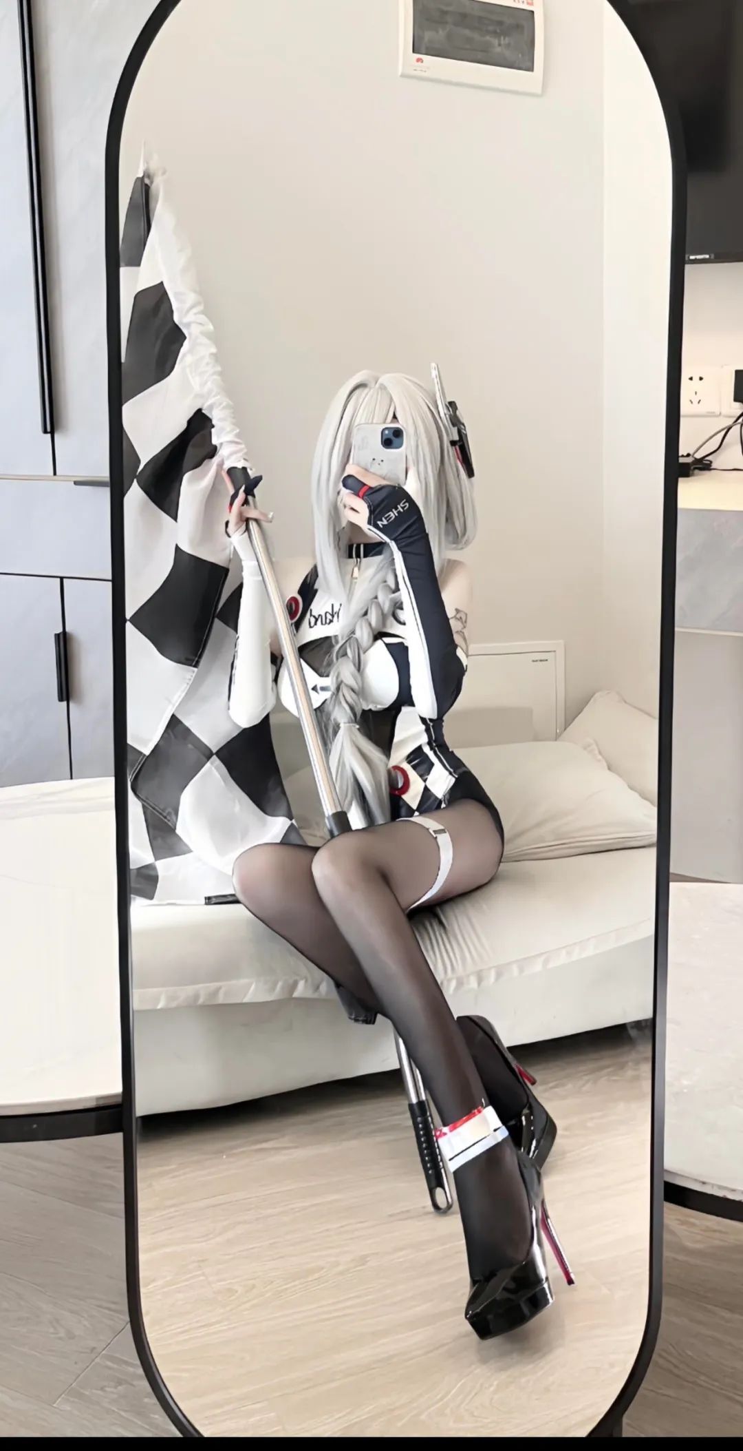 原神cos：黑丝+女仆装，双马尾莫娜巨可爱！赛车服申鹤，旗袍甘雨，紫色长裙神子！