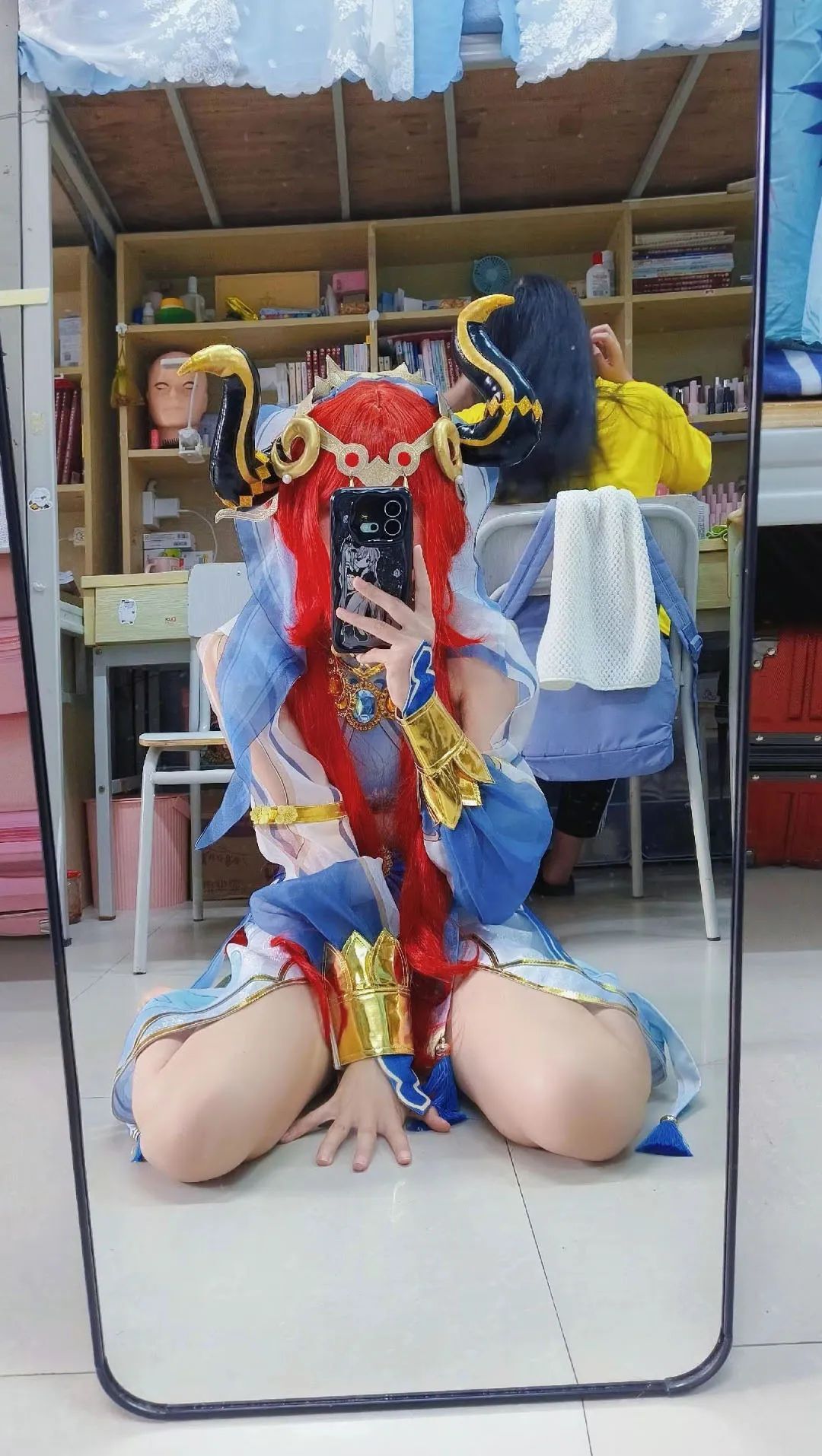 原神cos：白丝+双马尾，女仆装莫娜太可爱了！JK绫华，水手服芭芭拉让人狂喜！
