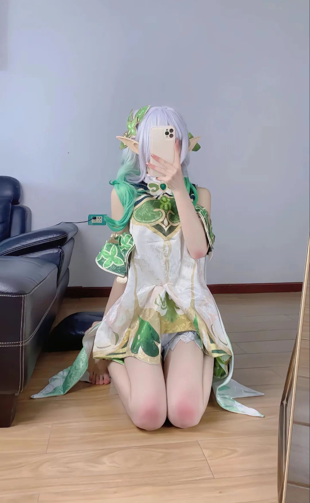 原神cos：裸足妮露让人狂喜！居家服雷神太顶了！八重神子手拿AK47！