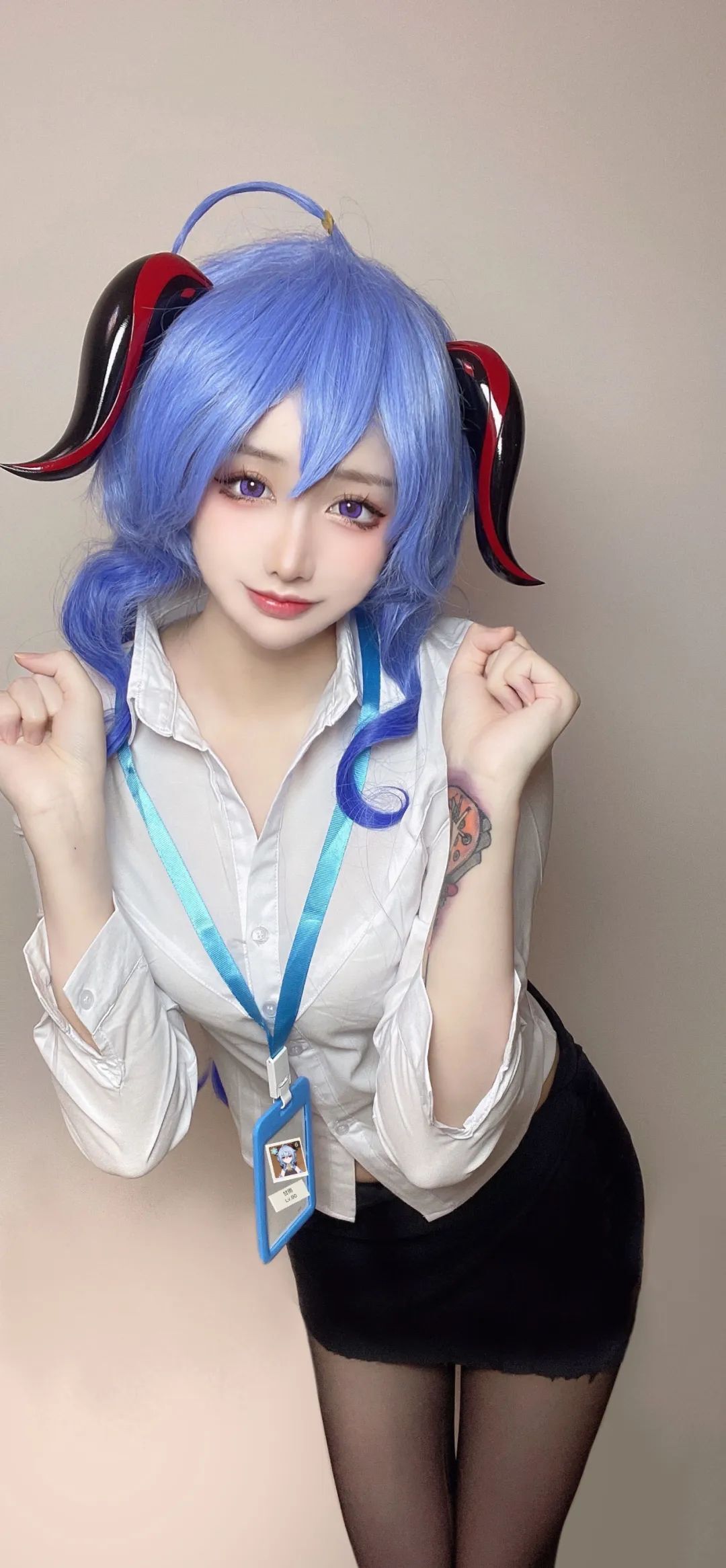 原神：雷神新服装美爆了！甘雨青花瓷旗袍，莫娜双马尾女仆，黑丝花嫁申鹤真绝了！