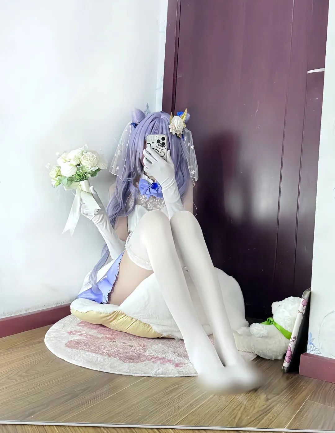 原神cos：白丝+婚纱，花嫁刻晴超美！高跟鞋申鹤太顶了！女仆心海雷神让人狂喜！