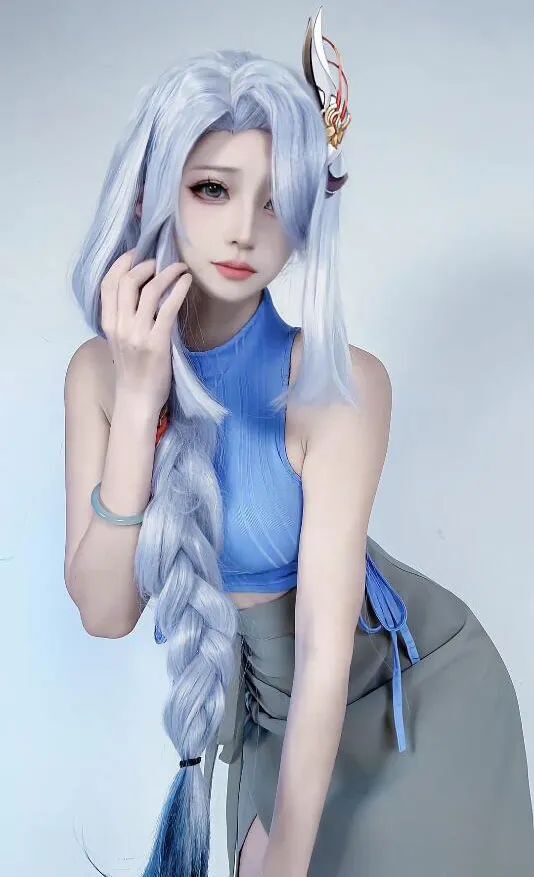 原神cos：jk制服雷神太可爱了！抹胸装申鹤真好看！黑丝女仆莫娜，婚纱神子谁不爱呢？