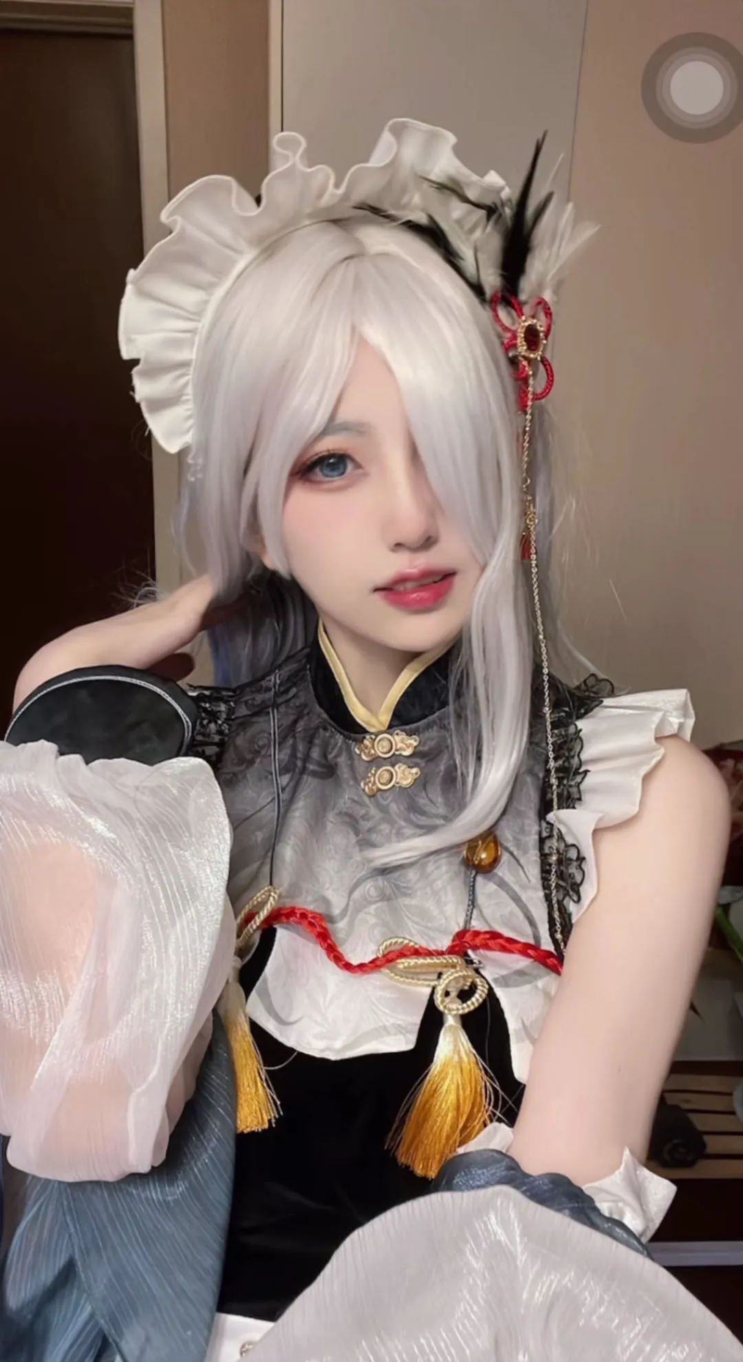 原神cos：短裤+制服，特工优菈太顶了！白丝婚纱申鹤，女仆甘雨，女仆雷神让人狂喜！