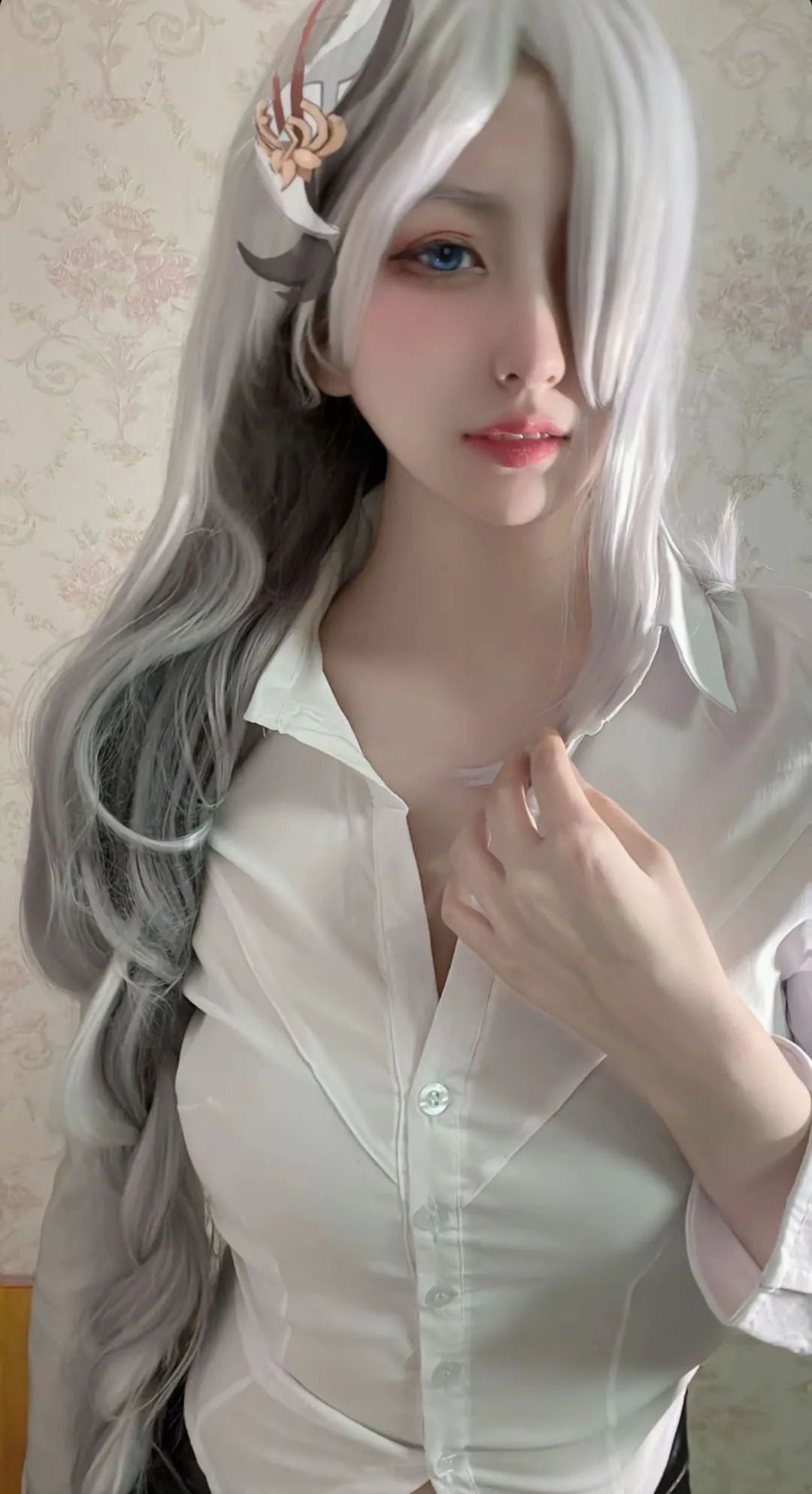 原神cos：短裤+制服，特工优菈太顶了！白丝婚纱申鹤，女仆甘雨，女仆雷神让人狂喜！