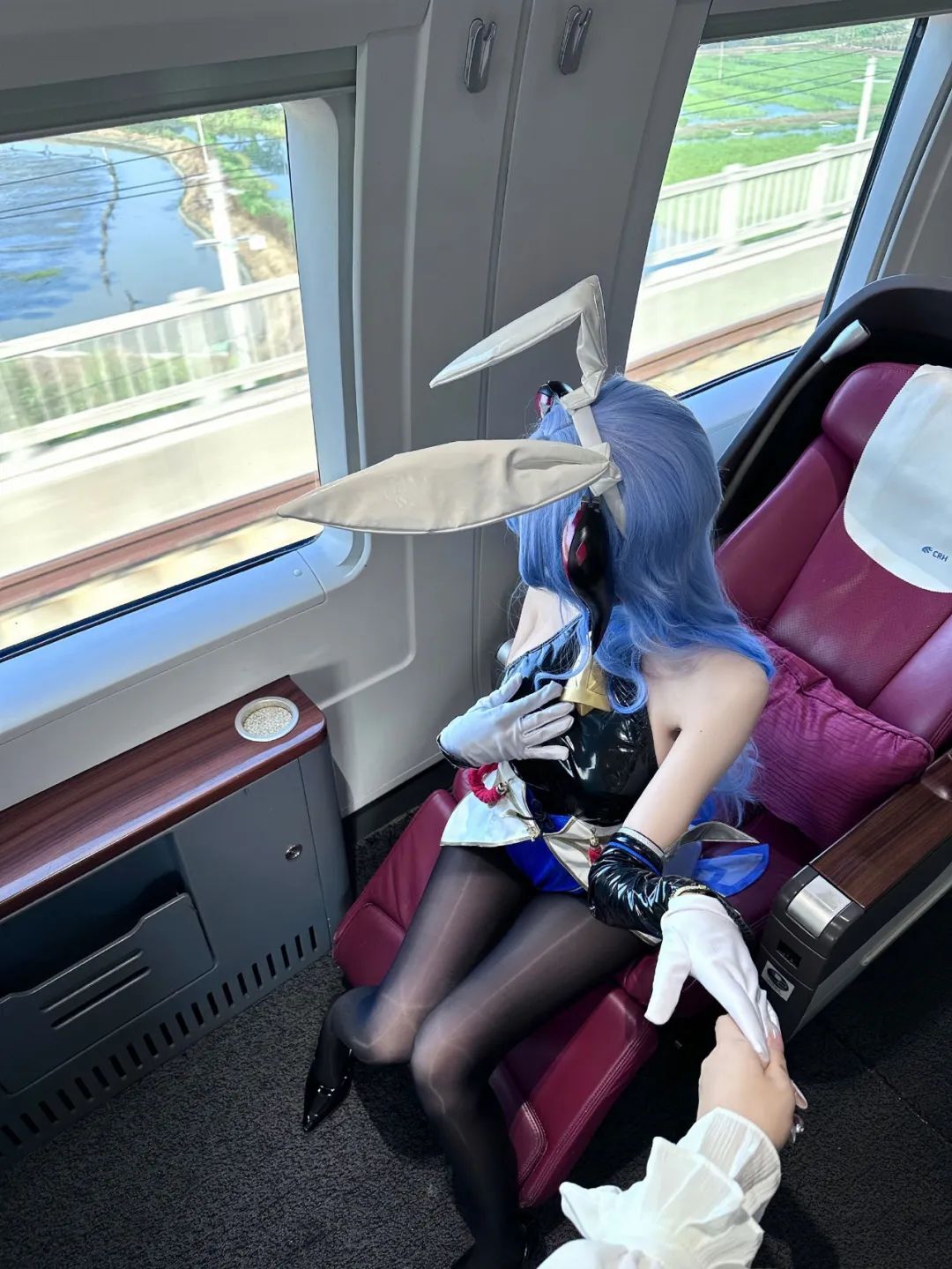 原神cos：黑丝+皮裤，兔女郎甘雨太乖了！黑丝制服雷神！双马尾女仆莫娜我爱了！车模申鹤太顶级了！