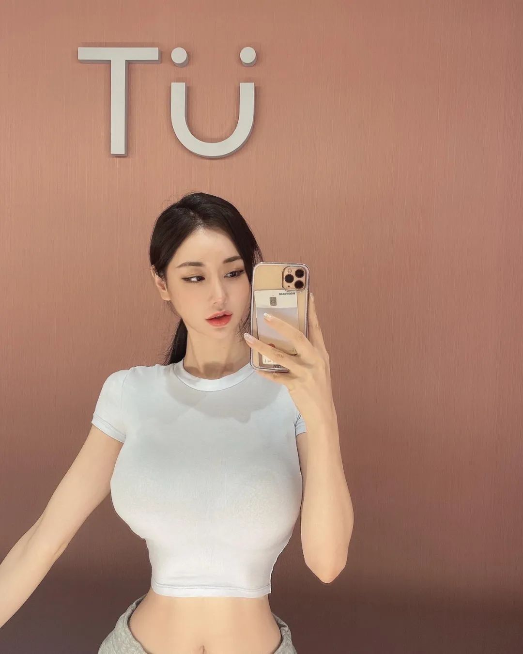 INS美女|韩国模特candyseul，窈窕身材性感图片集
