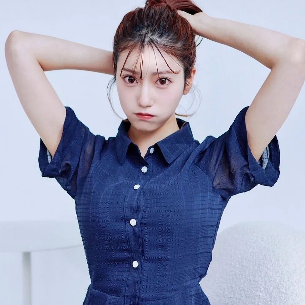 INS美女 | 日本网红模特夏木，完美曲线，高挑身姿