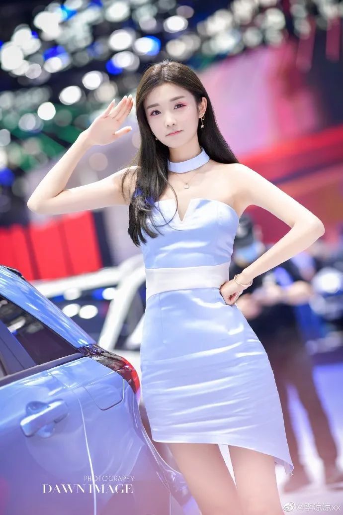 ​小花李凉凉xx，少见的可爱风车模