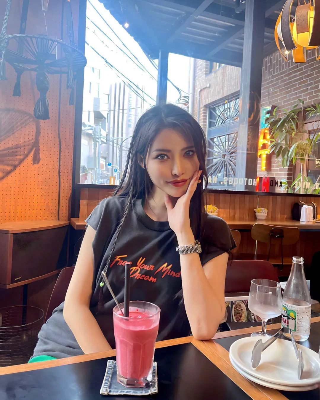 日本网红模特MIKA，婀娜身姿，完美曲线，符合对女生的所有幻想