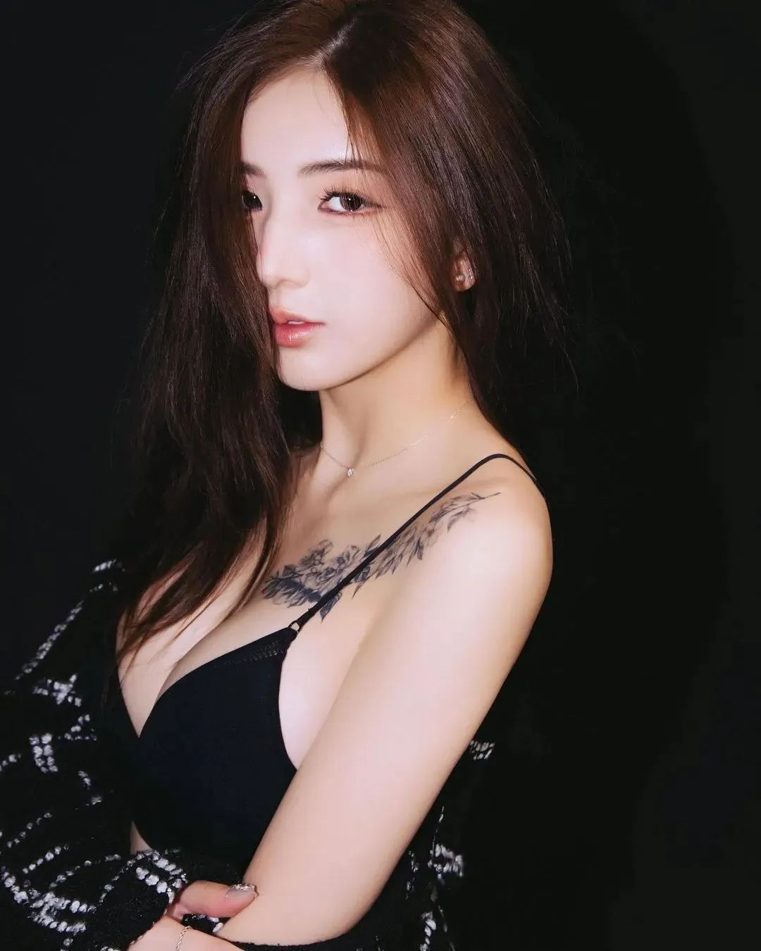 [仙女集]芙蓉如面柳如眉，对此如何不泪垂