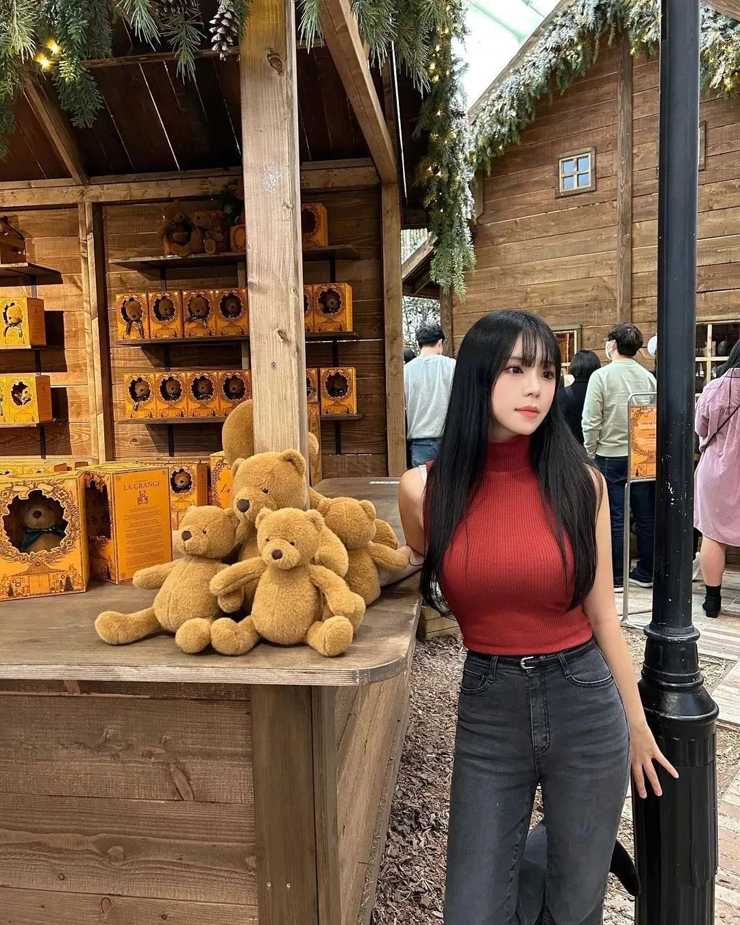 [仙女集]有美一人，灿如春华，皎如秋月